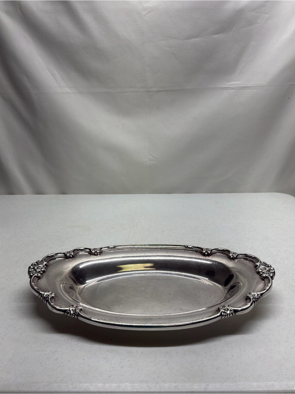 Vintage 1847 Rogers Bros "Remembrance" Oval Silver Plated Serving Platter Tray
